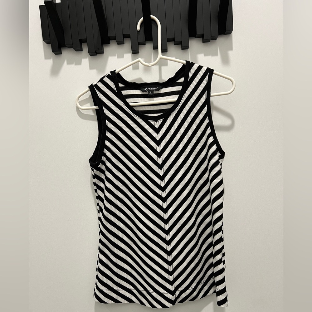 🤍Liverpool Brand Black and White Striped Women's Top🤍